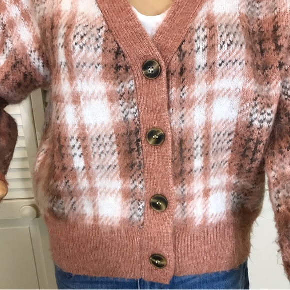 NWT Cupcakes & Cashmere Brushed Cropped Boyfriend Cardigan - Picture 3 of 14